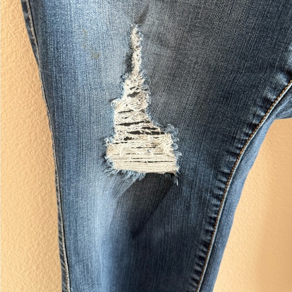 Torrid Premium Women's‎ Distressed Blue Denim Jeans w/ Ankle Zippers size 20R - Picture 3 of 7